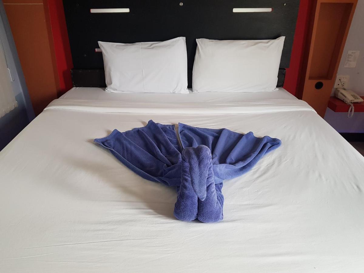 צ'ון בורי Jirapa Modern Resort מראה חיצוני תמונה