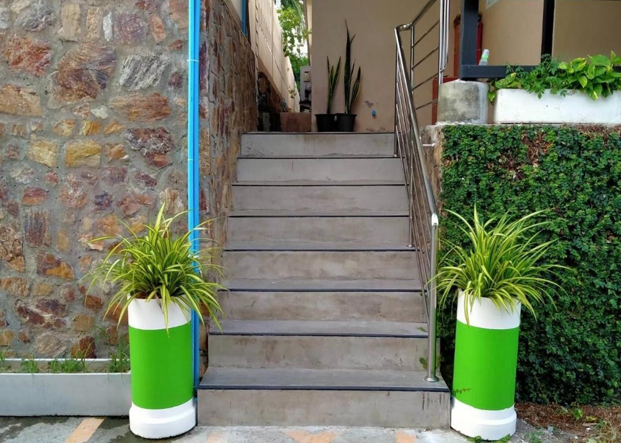 צ'ון בורי Jirapa Modern Resort מראה חיצוני תמונה