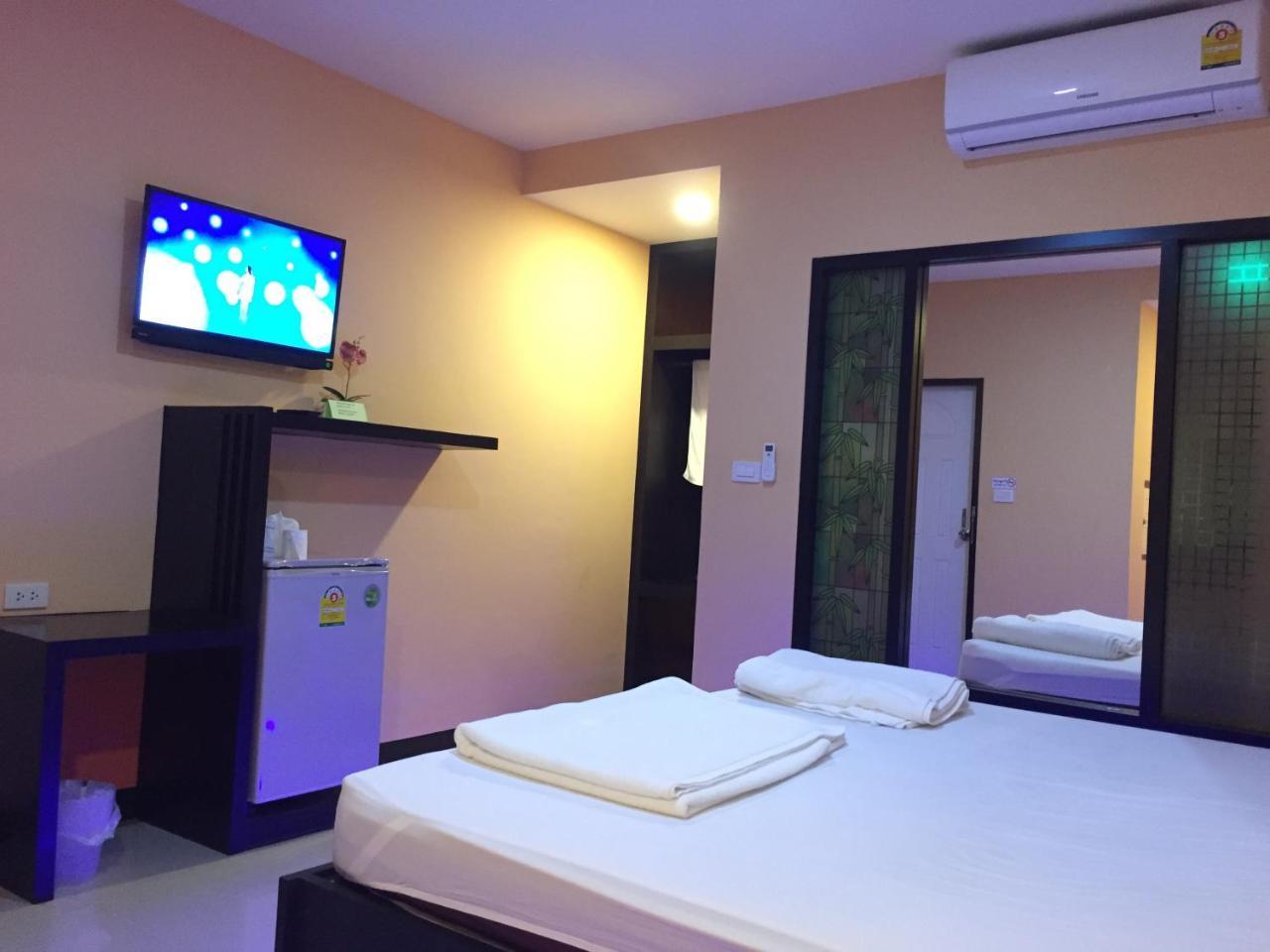צ'ון בורי Jirapa Modern Resort מראה חיצוני תמונה