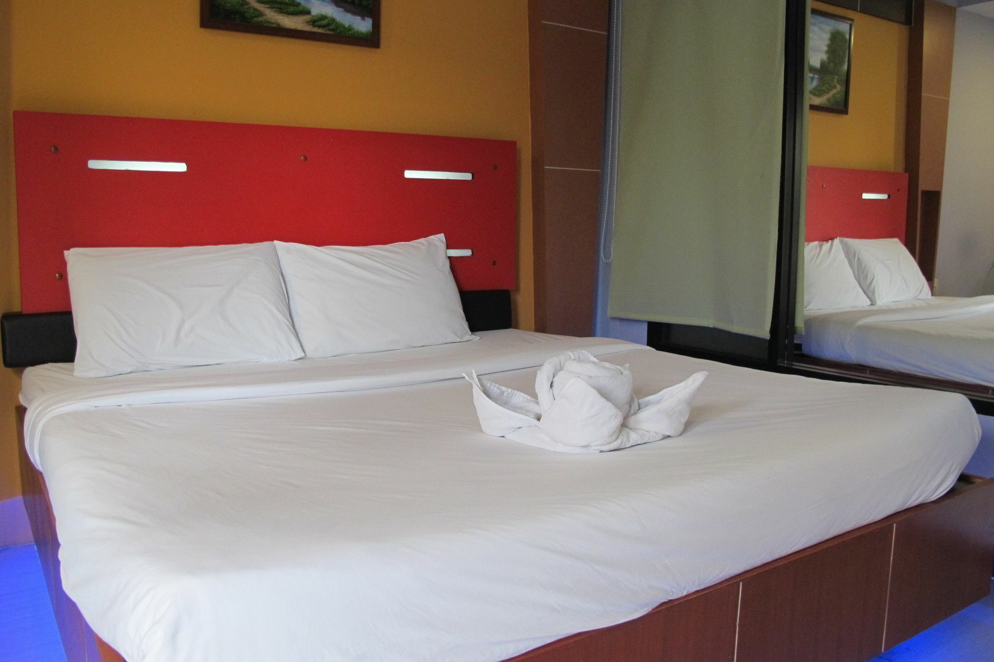 צ'ון בורי Jirapa Modern Resort מראה חיצוני תמונה