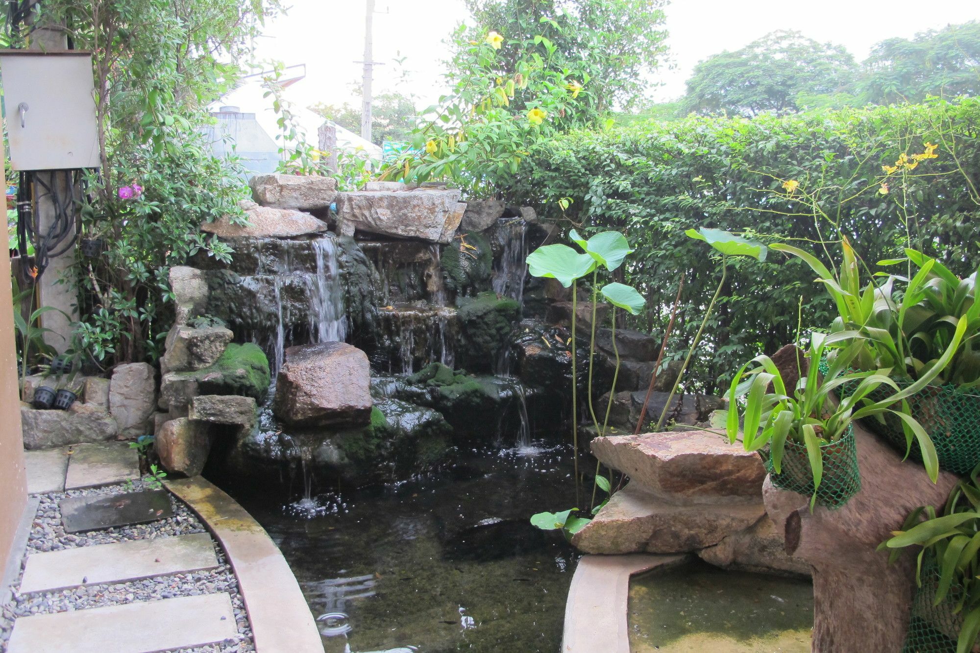 צ'ון בורי Jirapa Modern Resort מראה חיצוני תמונה